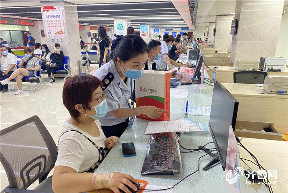 kaiyun开云网站电解质|包揽两个“全国第一”!济南:用服务“加速度”换纳税人“满意度”(图2) kaiyun开云网站电解质|包揽两个“全国第一”!济南:用服务“加速度”换纳税人“满意度”(图2)